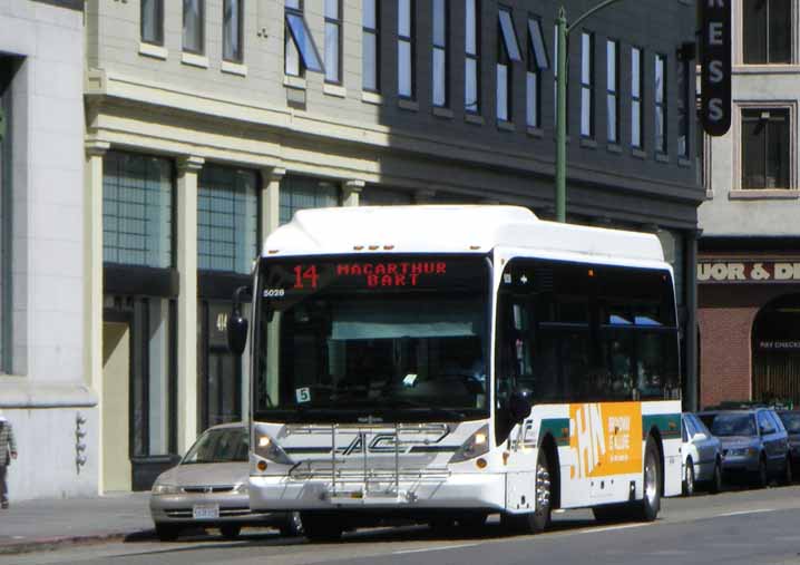 AC Transit Van Hool A300K 5028